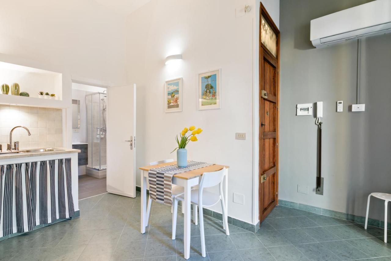 Stylish Flat Maqueda Lägenhet Palermo Exteriör bild